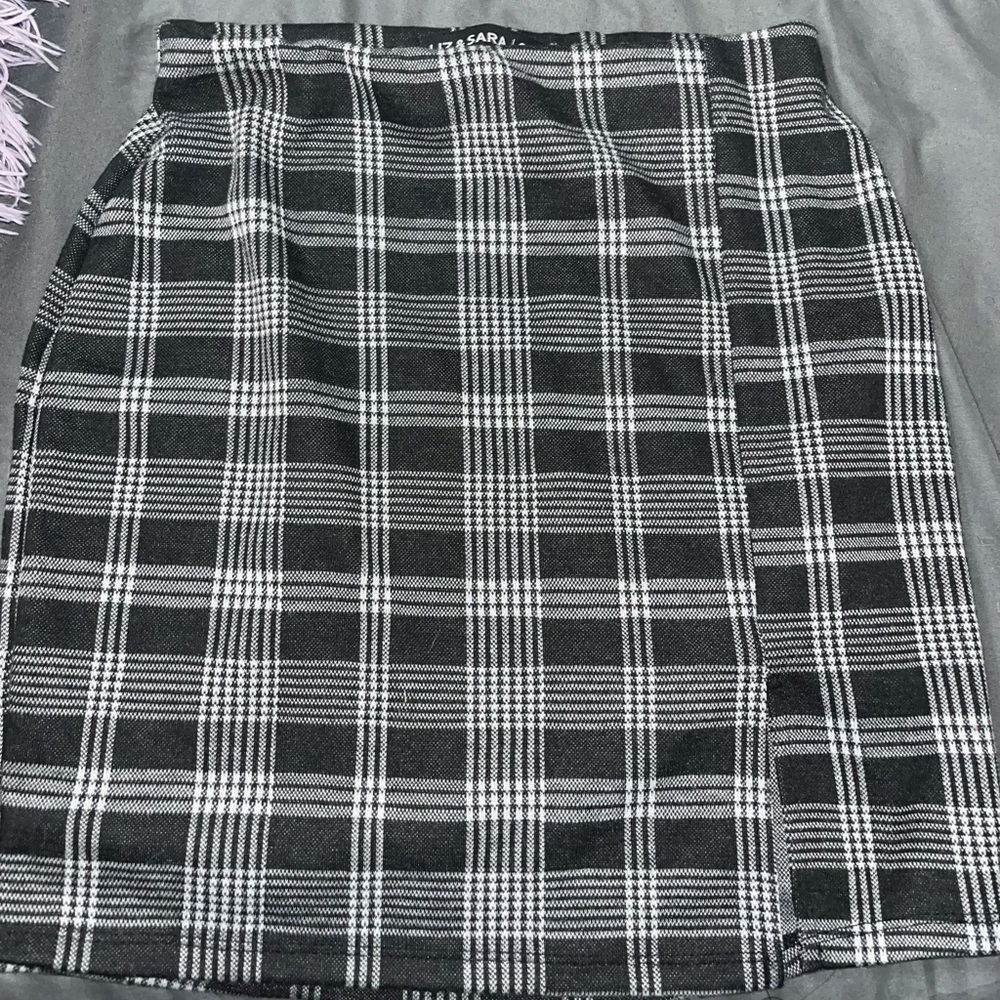 Black and White skirt size Small from shein.